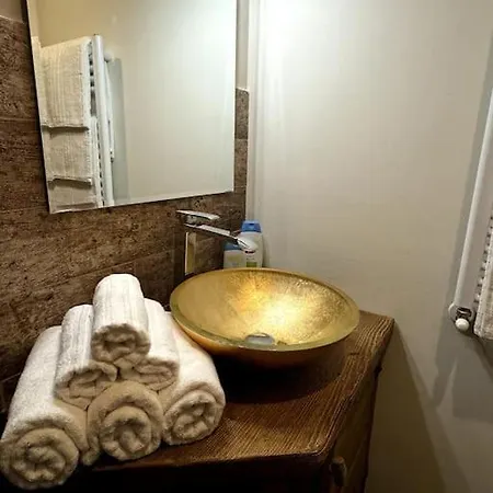 Cozy Sky-loft Centro • Fronte Piste דירה