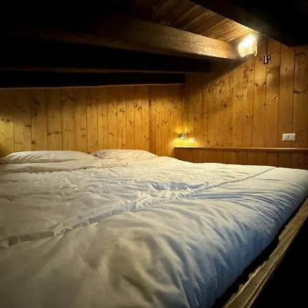 Cozy Sky-loft Centro • Fronte Piste Lägenhet *